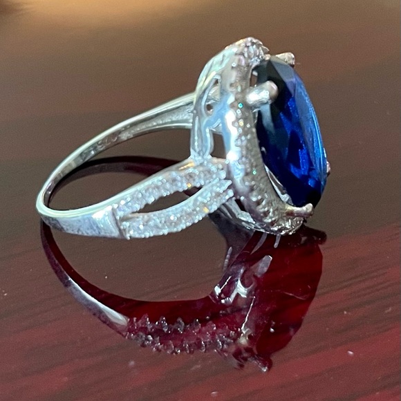Sapphire Ring - Picture 3 of 9